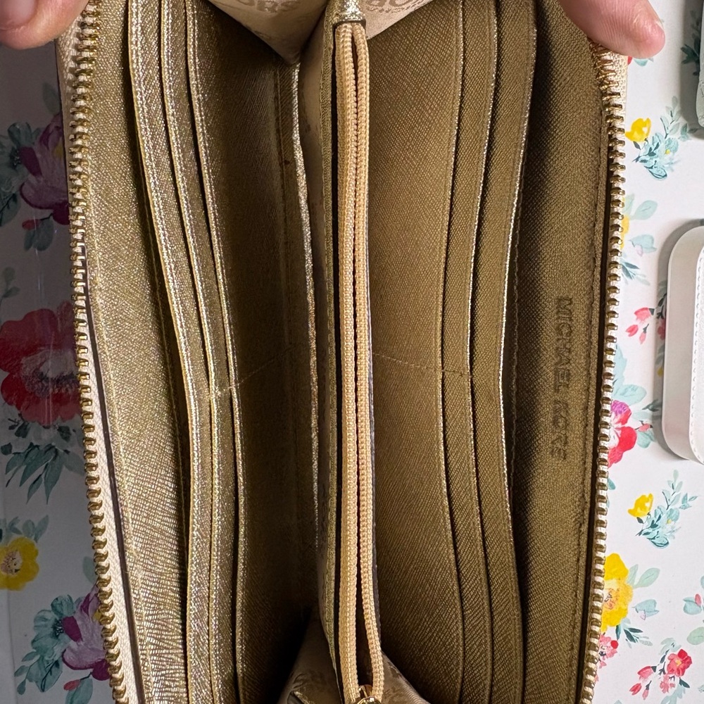 Michael Kors Logo Print Gold Canvas Vanilla Wallet - Picture 7 of 7